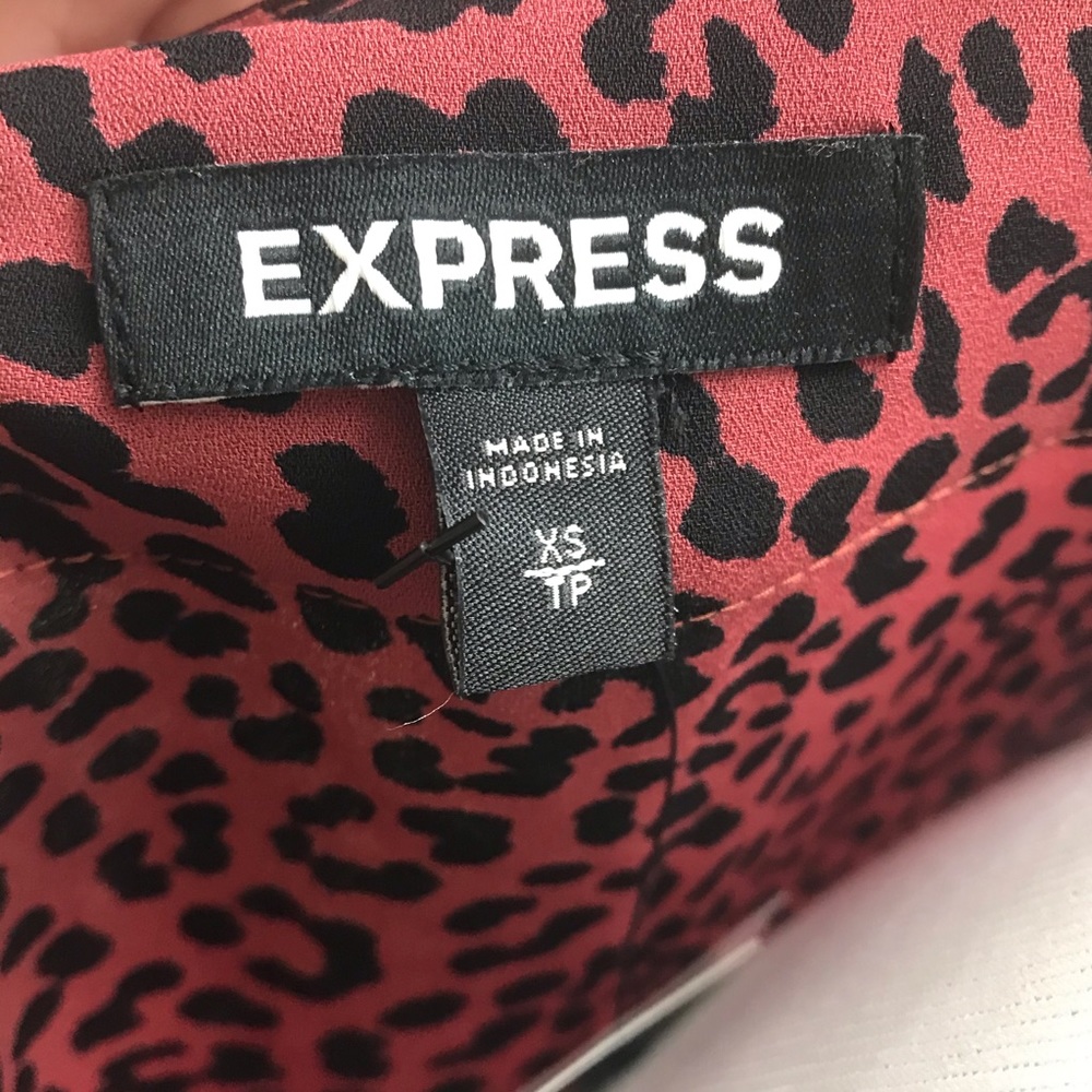 Express Maroon/Black Cheetah Blouse Size XS NWT - Picture 5 of 6